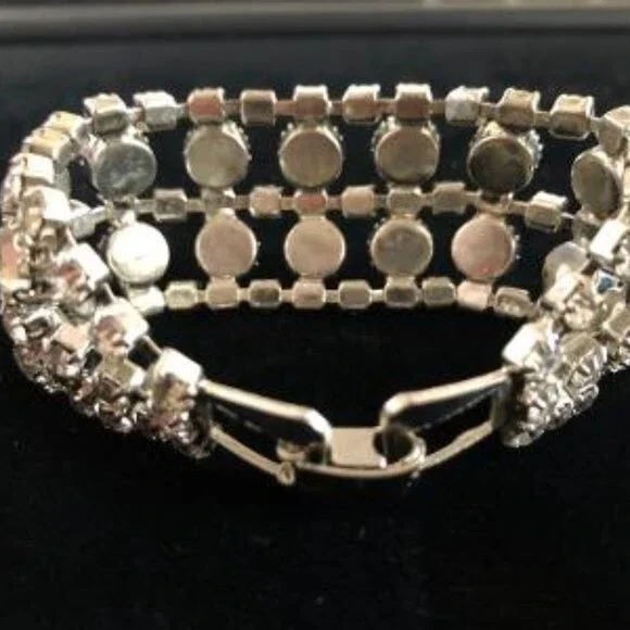 Vintage Rhinestone Bracelet and Clip On Earring Set - Picture 7 of 10